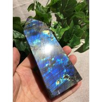 Labradorite Tower Labradorite Tower von COCOROCRYSTAL