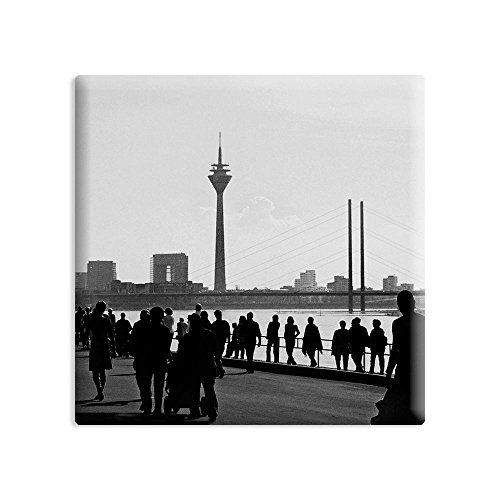 Kühlschrankmagnet Düsseldorf - 5 x 5 cm - Magnet mit Fotokunst-Motiv: Rheinuferpromenade von COGNOSCO