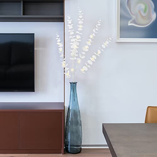 com-four® Strauch mit LED Beleuchtung zum Hinstellen - Stabiler Kunststoff-Strauch - 16 warm-weiße LEDs mit Timer-Funktion - Batteriebetriebene Weihnachtsdekoration (Runde Blätter) von com-four