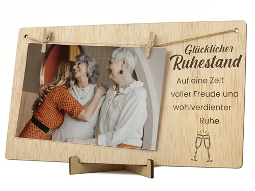 CONTRAXT Fotohalter mit Holzklammern. Originelles Geschenk Ruhestandskarte Wünsche zum Ruhestand an Mann Frau in Rente Fotoaufhänger mit Klammern 10x15 Holz Clips 10x15 Wood Retirement (Ruhestand) von CONTRAXT