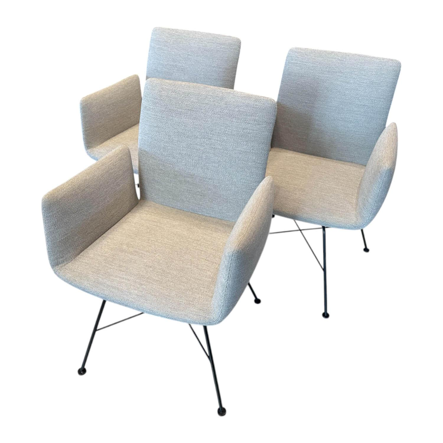 3er-Set Stuhl Jalis Stoff 8081 Muschel Grau Gestell Schwarz 3er-Set Stuhl Jalis Stoff 8081 Muschel Grau Gestell Schwarz von COR
