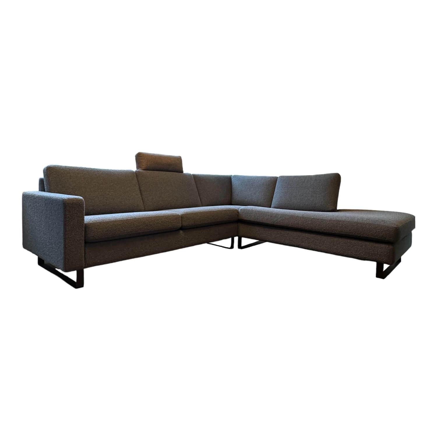 Ecksofa Conseta Bezug Stoff 8206 Nordicblau Metallkufen Schwarzbraun von COR