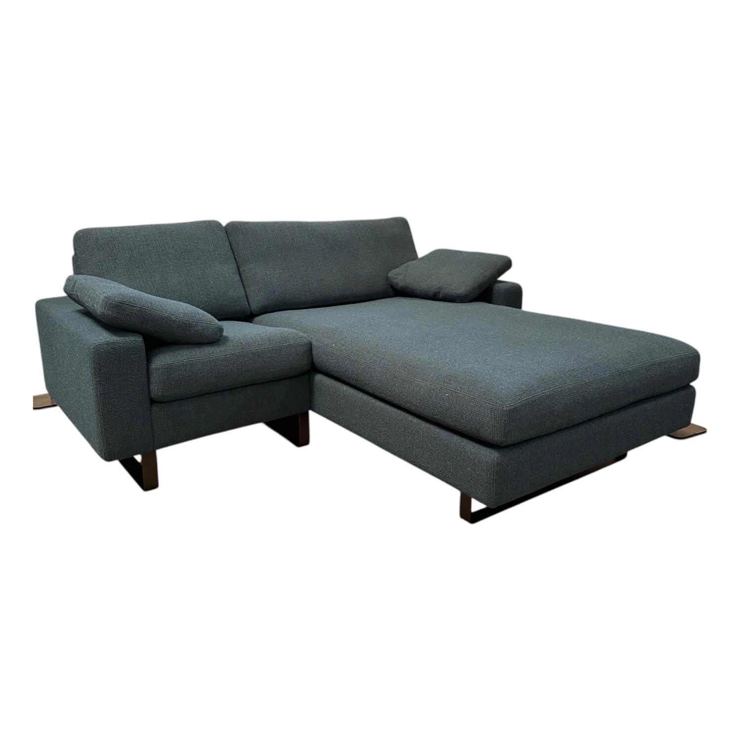 Ecksofa Conseta Stoff 8195 Petrol Blau Gestell Metallkufen Schwarzbraun Ecksofa Conseta Stoff 8195 Petrol Blau Gestell Metallkufen Schwarzbraun von COR