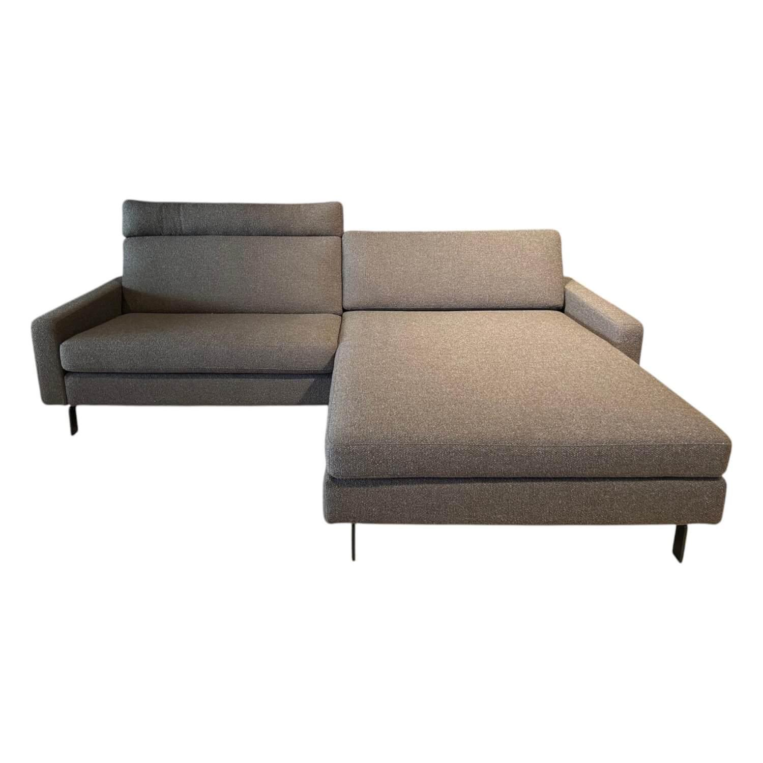 Ecksofa Conseta Stoff 8209 Marone Grau Braun Schmalfuß Metall Schwarz Inklusive ... Ecksofa Conseta Stoff 8209 Marone Grau Braun Schmalfuß Metall Schwarz Inklusive ... von COR
