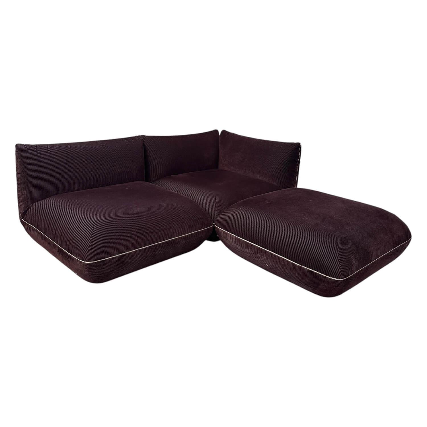 Sofa Jalis 21 Stoff 9074 Merlot Rot Nahtband 5095 Kitt Sofa Jalis 21 Stoff 9074 Merlot Rot Nahtband 5095 Kitt von COR