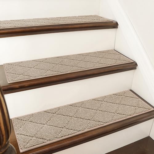 COSY HOMEER Rutschfeste Teppichmatte, 71,1 x 22,9 cm, Treppenläufer für Holzstufen, Einfassung, Treppenteppiche für Kinder und Hunde, 100 % Polyester, TPE-Unterseite, 15 Stück, Beige COSY HOMEER Rutschfeste Teppichmatte, 71,1 x 22,9 cm, Treppenläufer für Holzstufen, Einfassung, Treppenteppiche für Kinder und Hunde, 100 % Polyester, TPE-Unterseite, 15 Stück, Beige von COSY HOMEER