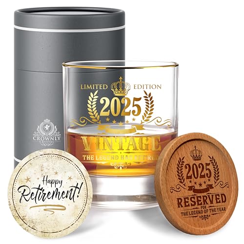 CROWNLY CRYSTAL® 2025 Rentner Geschenk Mann Renteneintritt Geschenk Männer Whisky Gläser Personalisierte Geschenke Männer Whiskey Gläser Whisky Geschenkset Deko Ruhestand Geschenke Für Kollegen von CROWNLY CRYSTAL