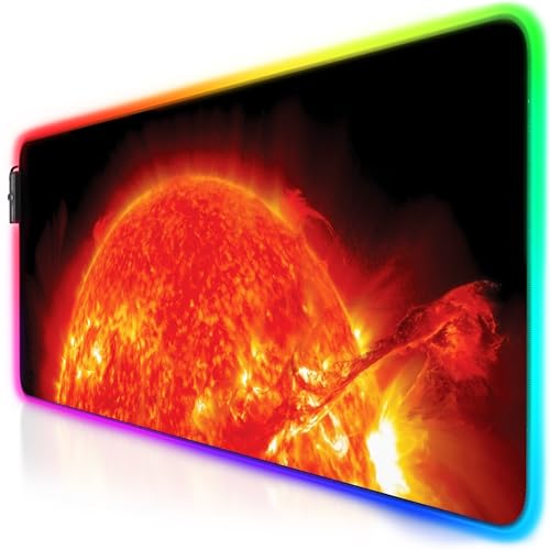 Titanwolf - RGB Gaming Mauspad - LED Schreibtischunterlage - 800x300 mm - XXL Mousepad - LED Multi Color - 11 Beleuchtungs-Modi - 7 LED Farben Plus 4 Effektmodi - abwaschbar - Sonneneruption von CSL-Computer