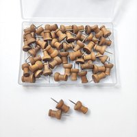 Pinnwand-Pinnnadeln – 100 Stück – Set aus hölzernen Pinnnadeln für Korktafeln – Umweltfreundliche Wandnadeln für Kork-Memoboards Pinnwand-Pinnnadeln – 100 Stück – Set aus hölzernen Pinnnadeln für Korktafeln – Umweltfreundliche Wandnadeln für Kork-Memoboards von CSPARKV
