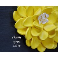 Blumen-Wandskulptur Ton-Blumenwandbehang in Ihrer Farbwahl - Wohndekor-Geschenk von CSavelsCollectibles