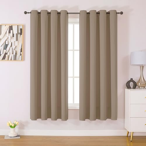CUCRAF Verdunklungsvorhänge Thermovorhang Kälteschutz 2er Set H117 x B183cm Gardinen mit Ösen Khaki Vorhang Blickdicht Weich und Langlebig Schallschutz Vorhang für Schlafzimmer Wohnzimmer von CUCRAF