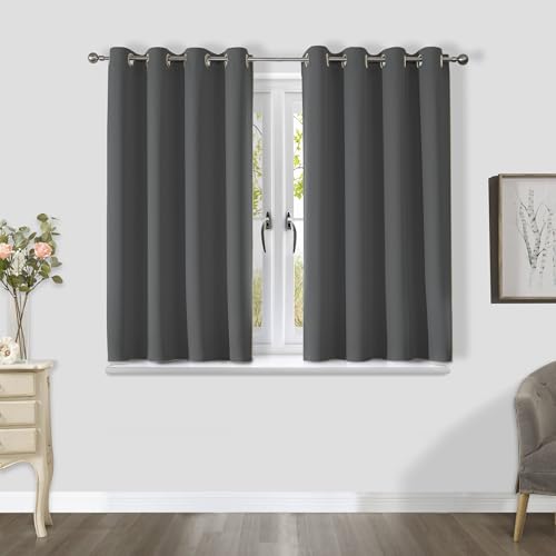 CUCRAF Thermovorhang Kälteschutz Verdunklungsvorhänge 2er Set H137 x B132 cm Gardinen mit Ösen Dunkelgrau Vorhang Blickdicht, Weich und Langlebig Schallschutz Vorhang für Schlafzimmer Wohnzimmer von CUCRAF