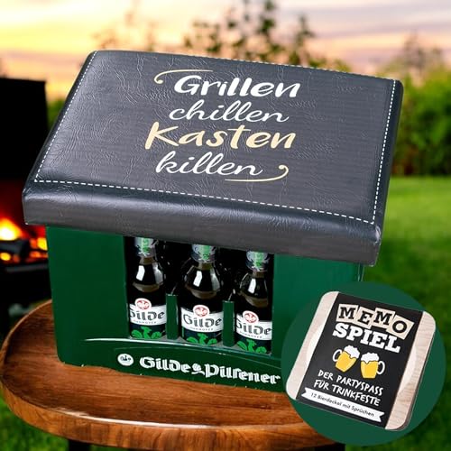 CULT at home Bierkasten Aufsatz Grillen Chillen – Gartenhocker Bierkastensitz inkl Bierdeckel Memospiel - Sitzauflage für Bierkiste Getränkekiste - Hocker für Balkon Camping 44x34 cm Geschenk Vatertag von CULT at home