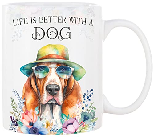 Cadouri Keramik Hunde Tasse mit Spruch „Life is better with a Dog“ und Basset Hound - Kaffeetasse mit Hunderasse für Hundebesitzer - originelles Geschenk - handgefertigt | 330 ml von Cadouri