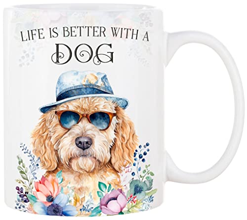 Cadouri Keramik Hunde Tasse mit Spruch „Life is better with a Dog“ und Doodle - Kaffeetasse mit Hunderasse für Hundebesitzer - originelles Geschenk - handgefertigt | 330 ml von Cadouri