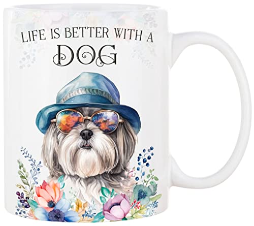 Cadouri Keramik Hunde Tasse mit Spruch „Life is better with a Dog“ und Shih Tzu - Kaffeetasse mit Hunderasse für Hundebesitzer - originelles Geschenk - handgefertigt | 330 ml von Cadouri