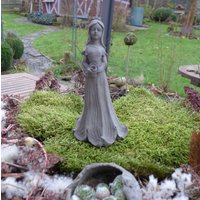 Blumenmädchen, Gartendeko, Deko Aus Beton Blumenmädchen, Gartendeko, Deko Aus Beton von CaementaART