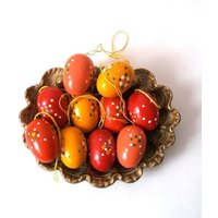 Vintage Erzgebirge Easter Eggs, Set Of 10 Wooden Hanging Ornaments, Hand Painted German Folk Art Gdr Ore Mountains von CafeIrma