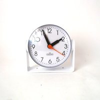 Vintage Round 70S Wall Clock Table Rotatable in The Stand White Plastic Clock, Hausuhr Quarz Germany Wanduhr Küchenuhr von CafeIrma