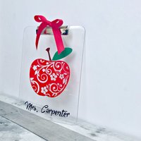 Personalisierte Lehrer-Klammer Mit Nachnamen Und Apfel Für Lehrer-Wertschätzung-Geschenk Klassenzimmer-Zubehör | Erstjahr Lehrerin von CaffeineAndWine