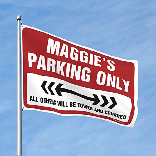 Maggie's Parkplatz-Flagge, Dekoration für Schlafzimmer, Schlafsaal, Raumdekoration für Mädchen (Größe: 120 x 180 cm) von CakJuice
