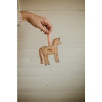 Personalisierter Holzornament, Einhorn Ornament, Weihnachtsschmuck, Boho Tier Ornament von CalaandIvy