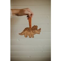 Personalisierter Holzornament, Triceratops Ornament, Personalisierter Weihnachtsornament, Boho Dinosaurier Ornament von CalaandIvy