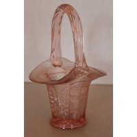 "Schöner Pink Fenton Karneval Glas Beeren Und Schmetterlinge 17, 8 cm Korb." von Calessabay