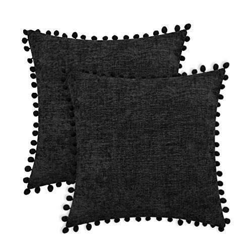 CaliTime Dekokissenbezüge 2er Pack Kuschelige, fest gefärbte, weiche Chenille-Kissenbezüge mit Pom Poms für Couch Sofa Dekoration 50cm x 50cm Schwarz von CaliTime