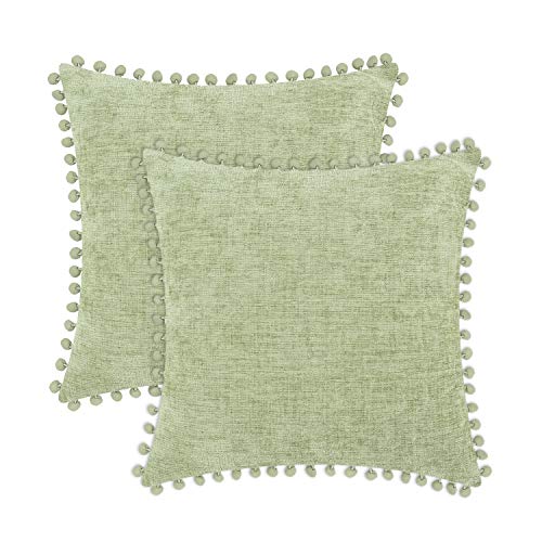 CaliTime Dekokissenbezüge 2er Pack Kuschelige, fest gefärbte, weiche Chenille-Kissenbezüge mit Pom Poms für Couch Sofa Dekoration 55cm x 55cm Salbei von CaliTime