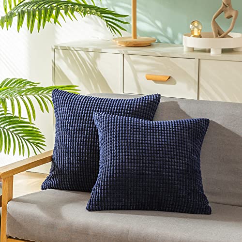 CaliTime Kissenbezüge Kissenhülle 2er-Pack Bequeme Kissenbezüge für Couch, Sofa, Bett, bequem, superweich, Kordsamt, Maisstreifen, beide Seiten, 45 cm x 45 cm, Marineblau von CaliTime