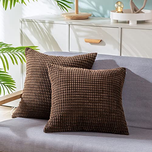 CaliTime Kissenbezüge Kissenhülle 2er-Pack Bequeme Kissenbezüge für Couch, Schlafsofa, bequem, superweich, Kordsamt, Maisstreifen, beide Seiten, 50 cm x 50 cm, Kaffee von CaliTime