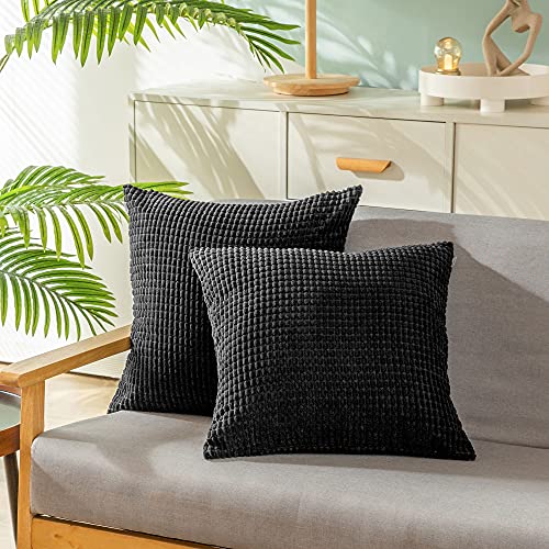 CaliTime Kissenbezüge Kissenhülle 2er-Pack Bequeme Kissenbezüge für Couch, Schlafsofa, bequem, superweich, Kordsamt, Maisstreifen, beidseitig, 66 cm x 66 cm, schwarz von CaliTime