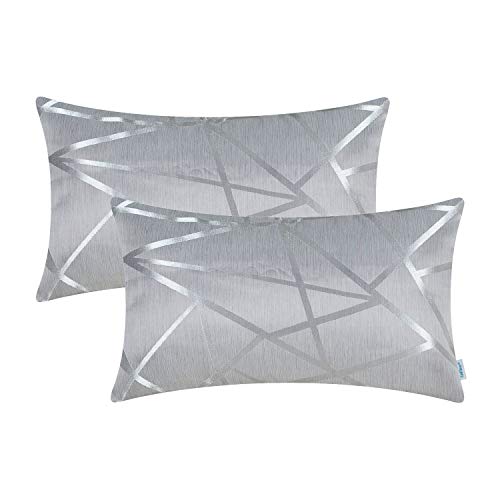 CaliTime Kissenbezüge Kissenhülle Packung mit 2 Kissenbezug Dekokissen für Couch Sofa Home Decor Modern Shining & Dull Contrast Dreiecke Abstrakte Linien Geometrisch 30cm x 50cm Silbergrau von CaliTime