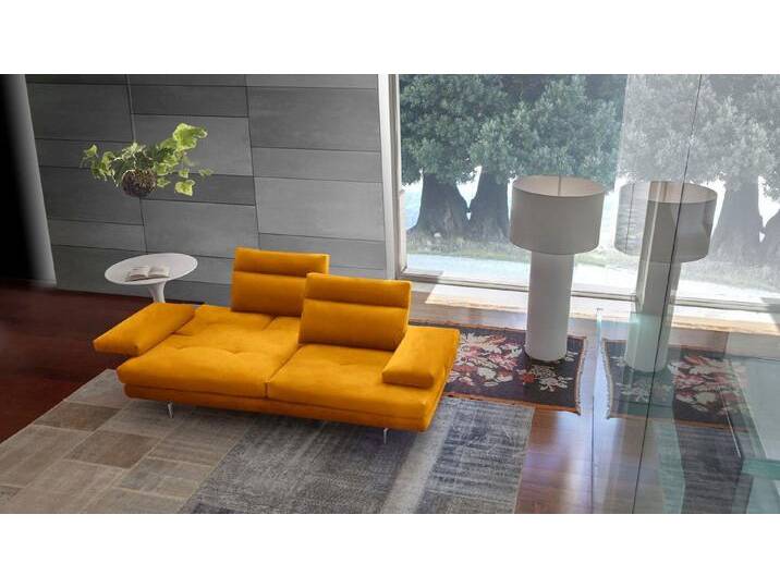 CALIA ITALIA 3,5-Sitzer Toby Wing, italienisches Designsofa mit erstklassigem Sitzkomfort, inklusive Sitztiefenverstellung, Füße in Chrom glänzend von Calia-Italia