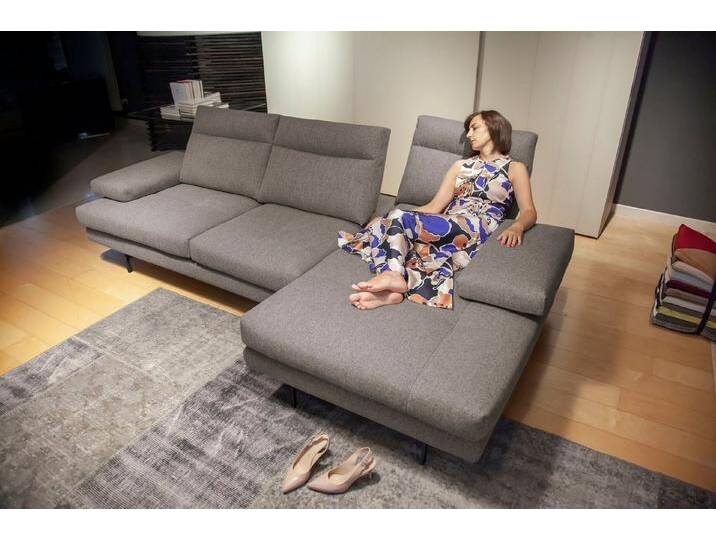 CALIA ITALIA Ecksofa Toby Wing, Komfortsofa der Extraklasse, bequem, L-Form, inklusive Sitztiefenverstellung, Füße in schwarz matt, braun von Calia-Italia