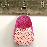 Peg Korb Hängenden Wand Pod Aufbewahrungstasche Erdbeeren von CalicoForestDesigns