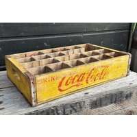 Vintage 1965 Coca Cola Getränkekiste Holzkiste Original Usa Crate Wood Box Tablett Us Diner Vintage 1965 Coca Cola Getränkekiste Holzkiste Original Usa Crate Wood Box Tablett Us Diner von CalifasShop