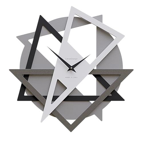 CalleaDesign - Wanduhr GEOLO, 42x42cm - Modernes und originelles Design, bei dem Jede Ecke eine andere Zeit anzeigt. [Schwarz, Weiß, Aluminium und Quarzgrau] von CalleaDesign