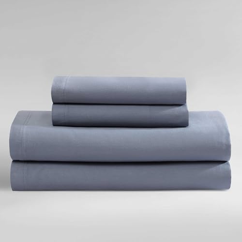 Calvin Klein Queen-Size-Bettlaken, 100% Bio-Baumwoll-Satin, Bettwäsche-Set mit tiefen Taschen, Fadenzahl 300, seidige Bettwäsche, Öko-Tex & GOTS-Zertifiziert (Organic Earth Dusk Blue, Queen) von Calvin Klein