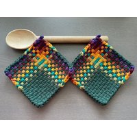 Handgefertigte Artisan Loomed Topflappen 2Er-Set - Einzigartiges Geschenk Sunset Green Bunt Küchen Dekor Dicke Baumwolle Ofenhandschuhe Handgefertigte Artisan Loomed Topflappen 2Er-Set - Einzigartiges Geschenk Sunset Green Bunt Küchen Dekor Dicke Baumwolle Ofenhandschuhe von CameronStreetDesigns