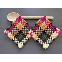 Handgefertigtes Loom Topflappen Set - 100% Premium Baumwollschlaufen Patchwork Plaid Muster Geschenk Für Hausköche Bäcker -Usa Made -Cottagecore von CameronStreetDesigns