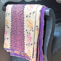 Sale Kantha Throw - Pink, Lilac & Off White Reverse Dark Purple Einzigartig/Einzelstück/Vintage Textil Sale Kantha Throw - Pink, Lilac & Off White Reverse Dark Purple Einzigartig/Einzelstück/Vintage Textil von CamillaCostello
