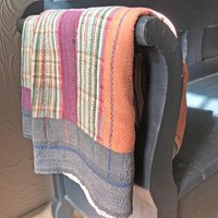 Sale Kantha Wurde - Lachsfarben, Grün Und Lila. Umgekehrte Pastellfarbe Einzigartig/Vintage Premium-Qualität Sale Kantha Wurde - Lachsfarben, Grün Und Lila. Umgekehrte Pastellfarbe Einzigartig/Vintage Premium-Qualität von CamillaCostello