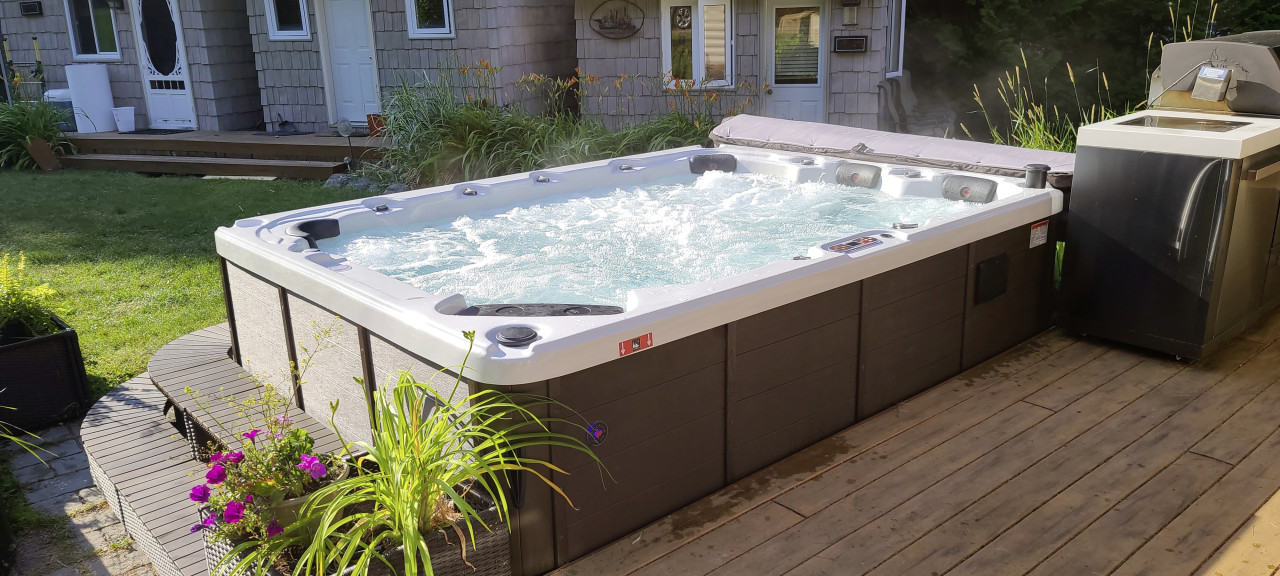 Canadian Spa Grand Bend Whirlpool von Canadian Spa