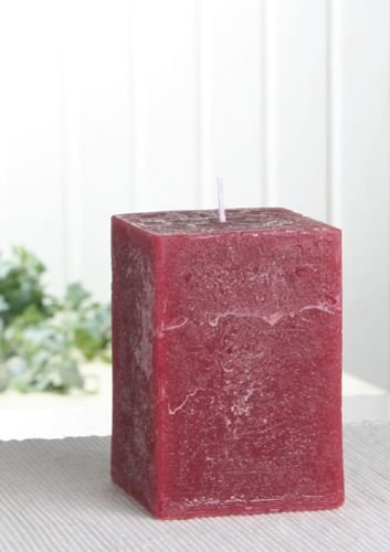 Rustik-Stumpenkerze, viereckig, 10x7,5x7,5 cm Ø, rubin-bordeaux von CandleCorner Rustik-Kerzen