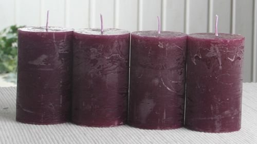 SET: 4x Rustik-Stumpenkerze, 8 x 5 cm Ø, pflaume-burgund von CandleCorner Rustik-Kerzen