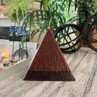 Braune Pyramide Säule Kerze Braune Pyramide Säule Kerze von CandleInTheDesert