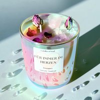 Rosenquarz Kristallkerze Mit Edelsteinen & Blüten | Duftkerze Für Liebe Geschenk Frauen Zum Geburtstag Rosenquarz Kristallkerze Mit Edelsteinen & Blüten | Duftkerze Für Liebe Geschenk Frauen Zum Geburtstag von CandlesOfSoul