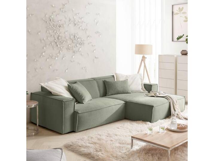 Candy Upper East Sofa rundum in Feincord oder Breitcord bezogen mit modischer Biesenaht bequeme Schaumpolsterung sowie schwarze Gleiter von Candy-Polstermöbel